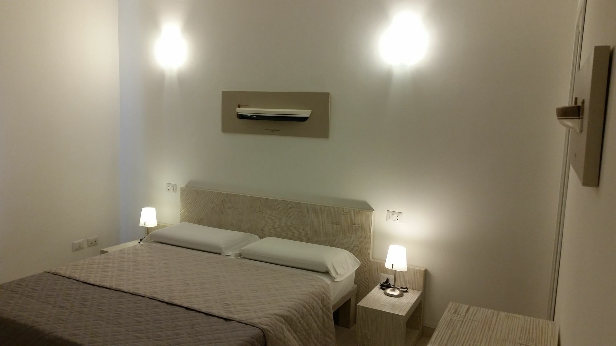 La Casa Di Pier Hotell Olbia Exteriör bild